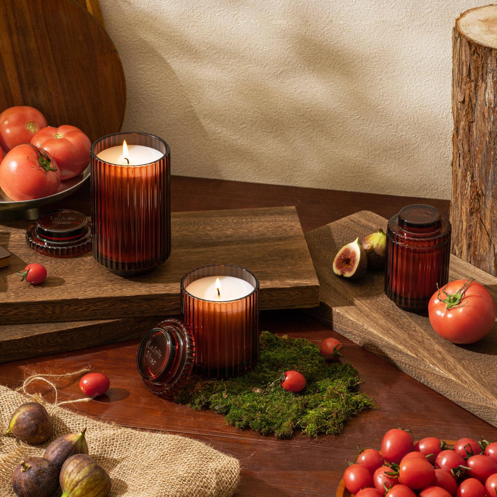 Aurélie Reeded Glass Candle: Tomato & Vine (L & M)