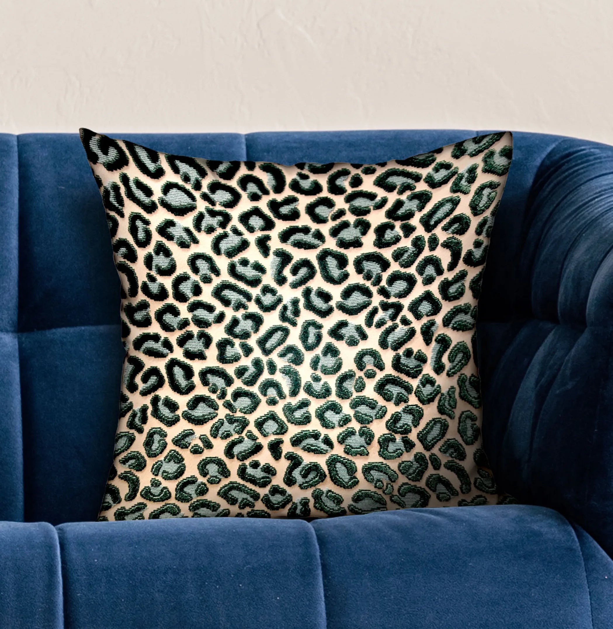 Animal Motif Luxury Throw Pillow, Jade Velvet Cheetah Green