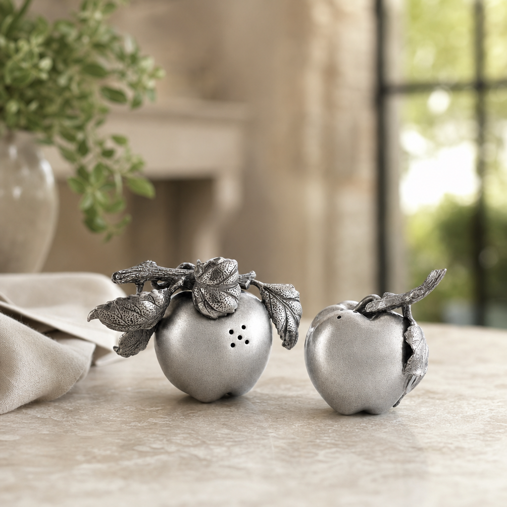 Apple Salt & Pepper Set